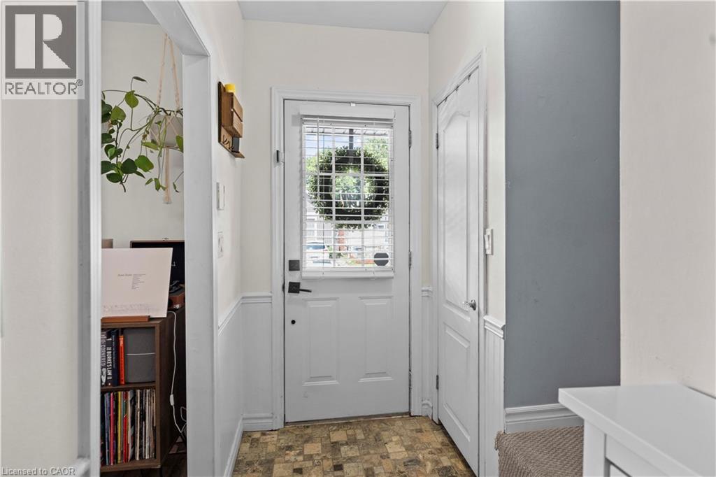55 East 22nd Street, Hamilton, Ontario  L8V 2V4 - Photo 4 - 40773533