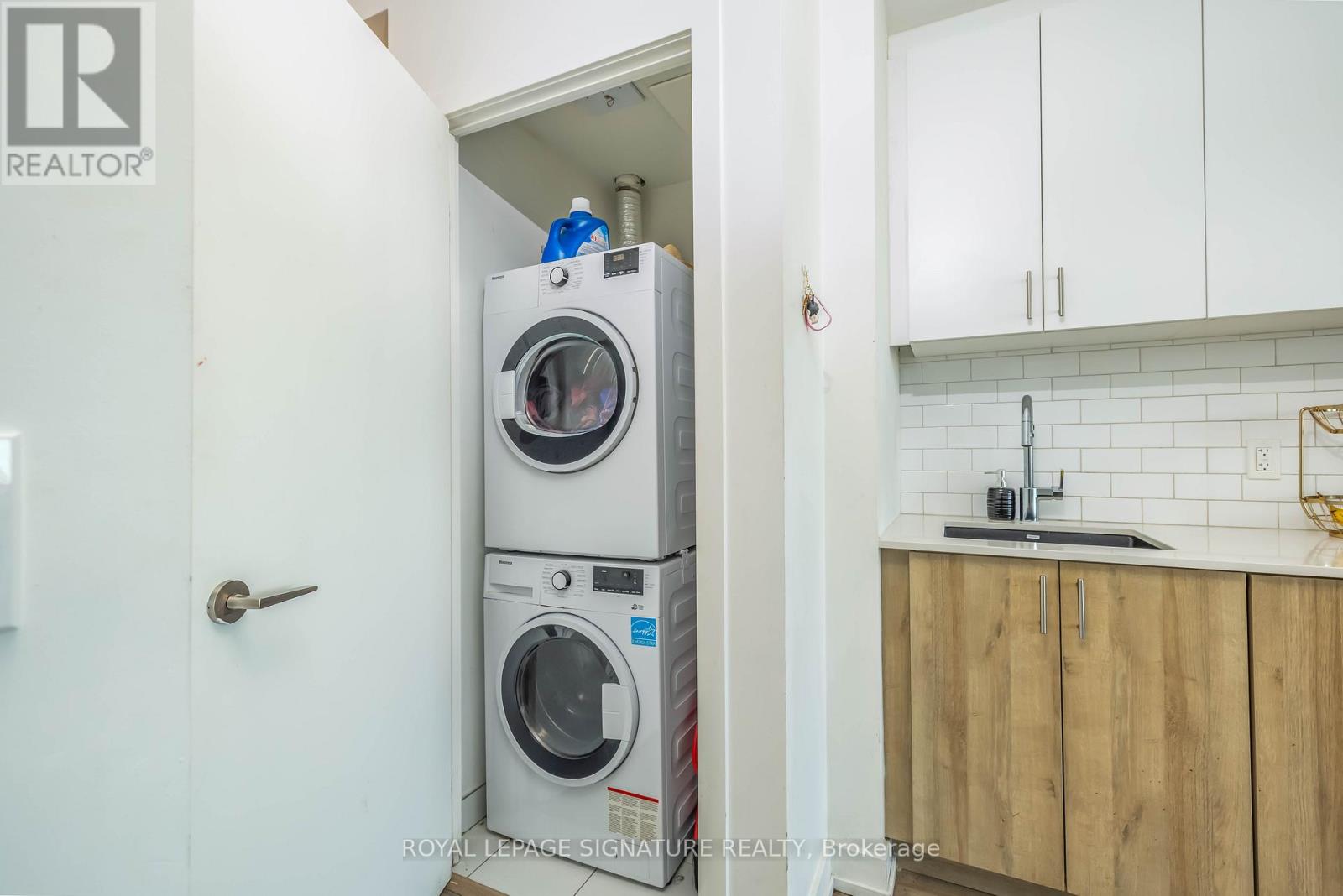 606 - 1195 The Queensway, Toronto, Ontario  M8Z 1R6 - Photo 16 - W12425831