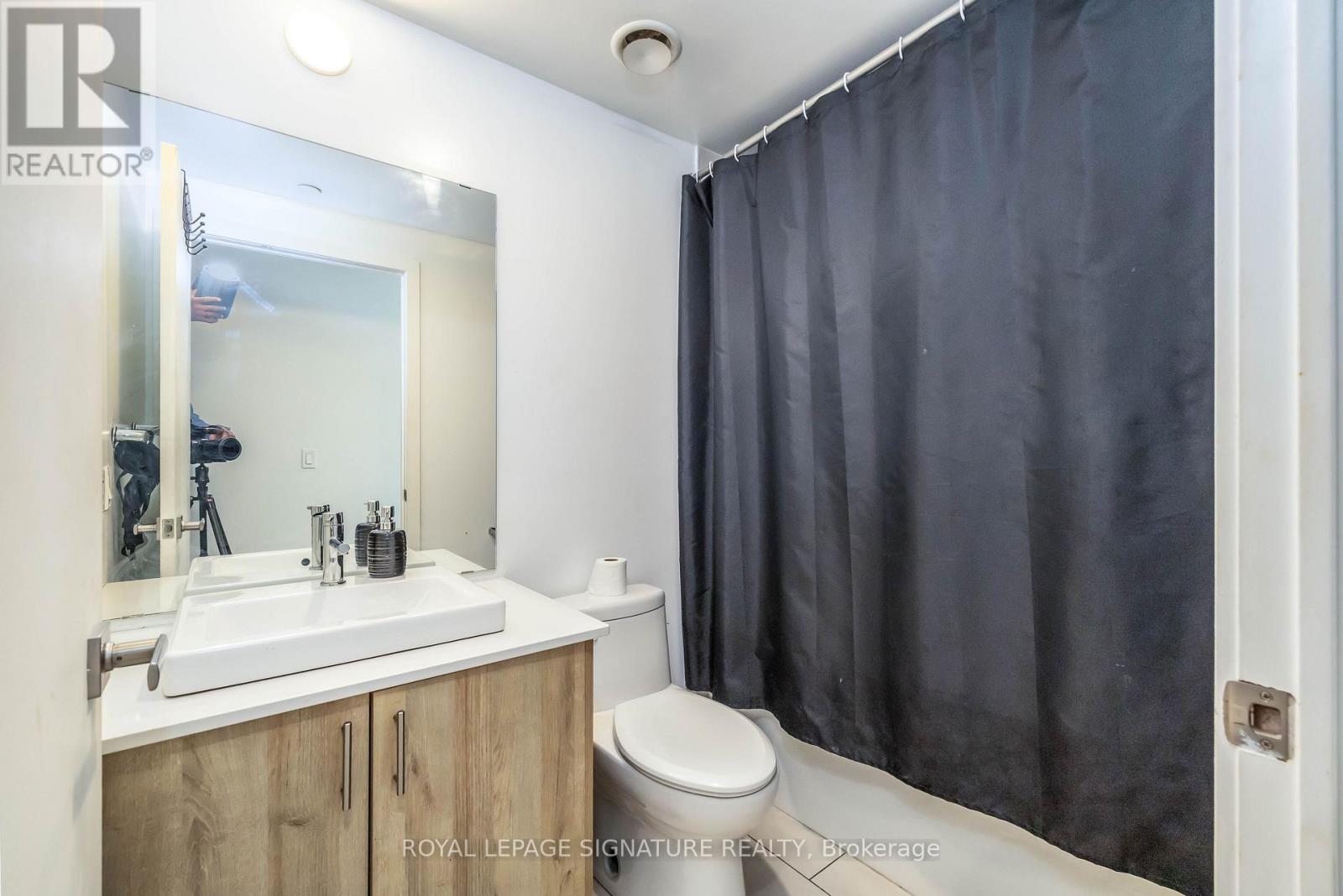 606 - 1195 The Queensway, Toronto, Ontario  M8Z 1R6 - Photo 17 - W12425831