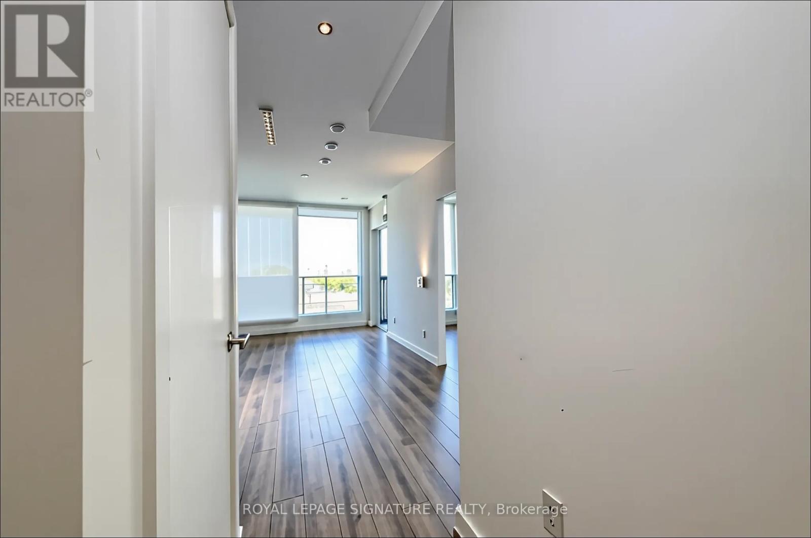 606 - 1195 The Queensway, Toronto, Ontario  M8Z 1R6 - Photo 8 - W12425831