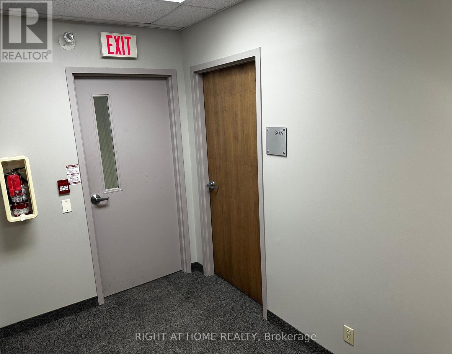 305 - 50 Sunny Meadow Boulevard, Brampton, Ontario  L6R 0Y7 - Photo 5 - W12425847