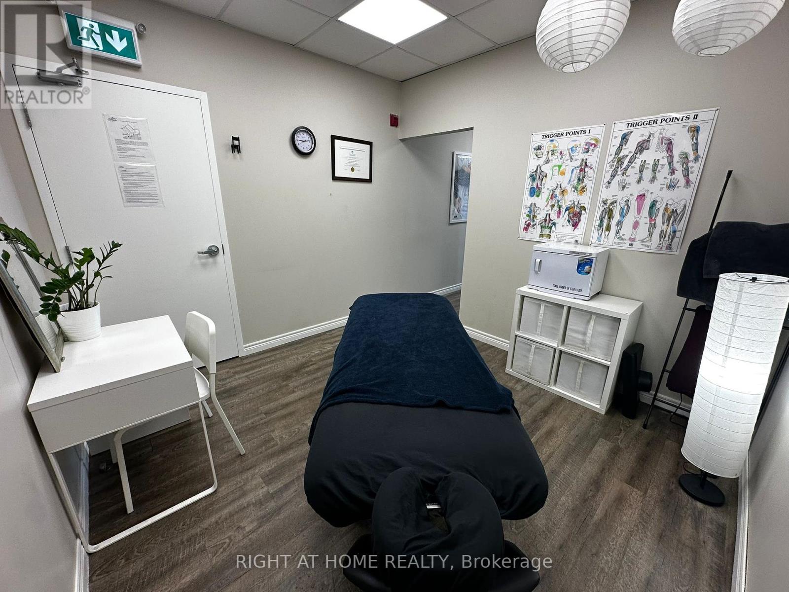 305 - 50 Sunny Meadow Boulevard, Brampton, Ontario  L6R 0Y7 - Photo 8 - W12425847