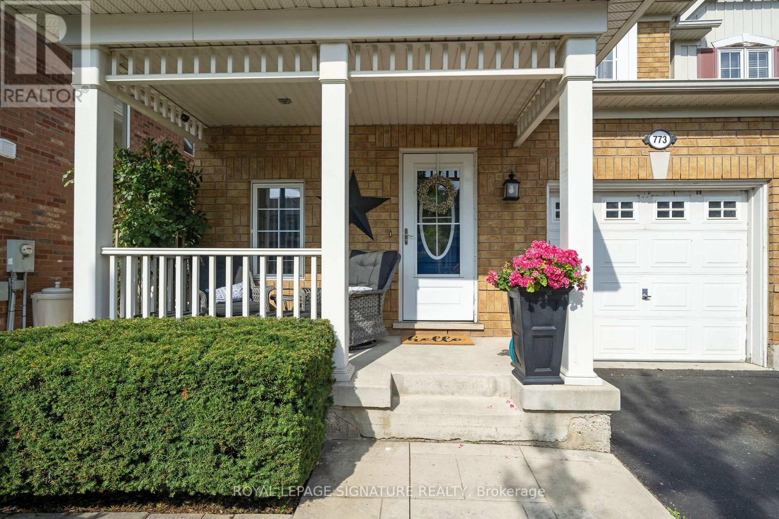 773 Johnson Heights, Milton, Ontario  L9T 0J7 - Photo 3 - W12425851