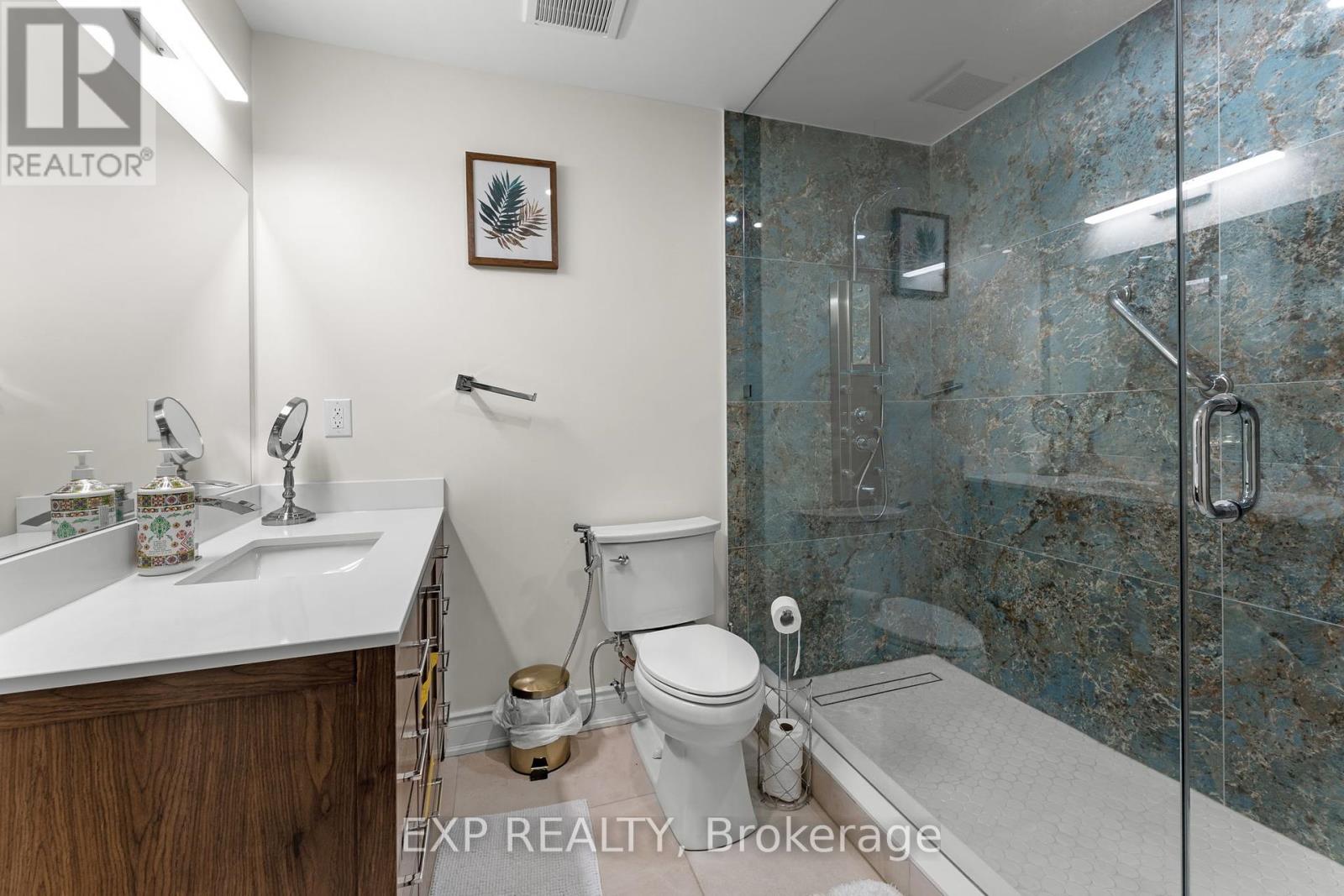 208 Glen Oak Drive, Oakville (Wo West), Ontario  L6K 2J2 - Photo 17 - W12425875