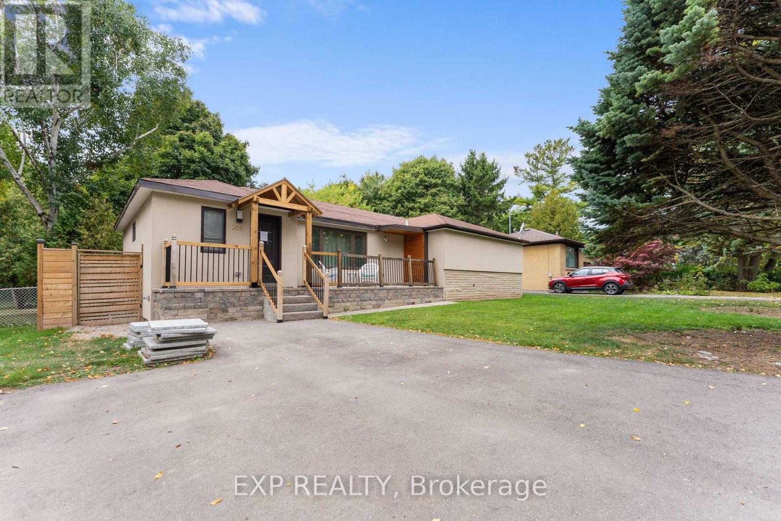 208 Glen Oak Drive, Oakville (Wo West), Ontario  L6K 2J2 - Photo 2 - W12425875