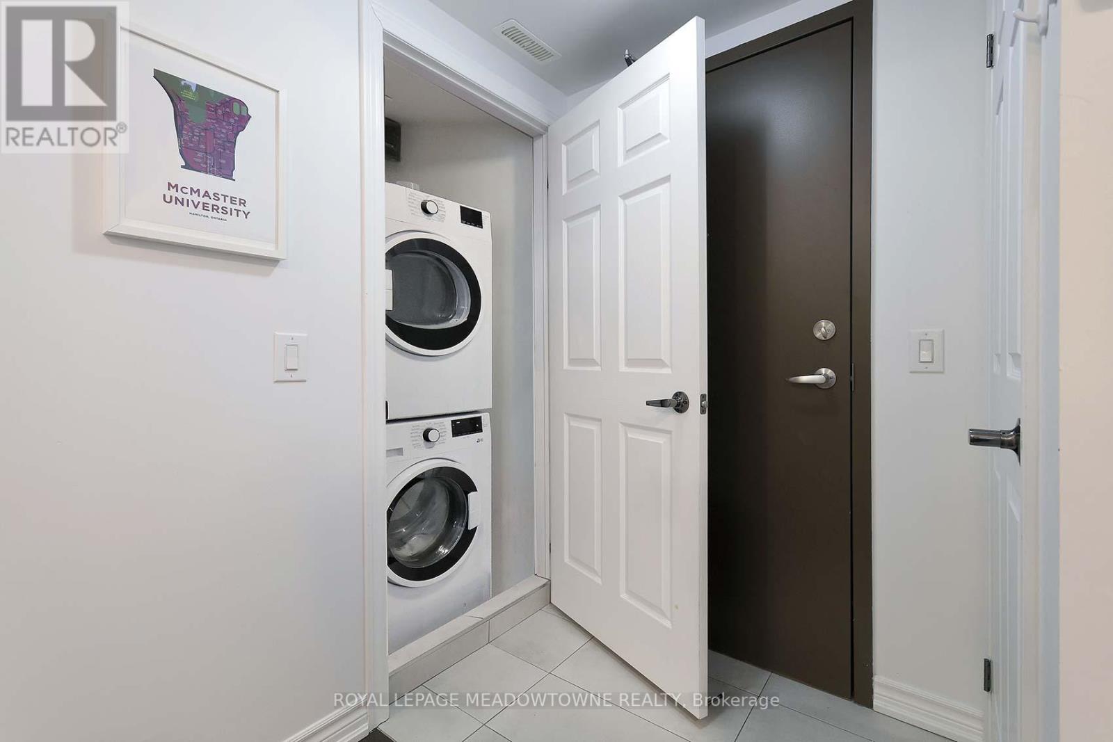 207 - 215 Broadway Street, Mississauga, Ontario  L5M 1J1 - Photo 17 - W12425883