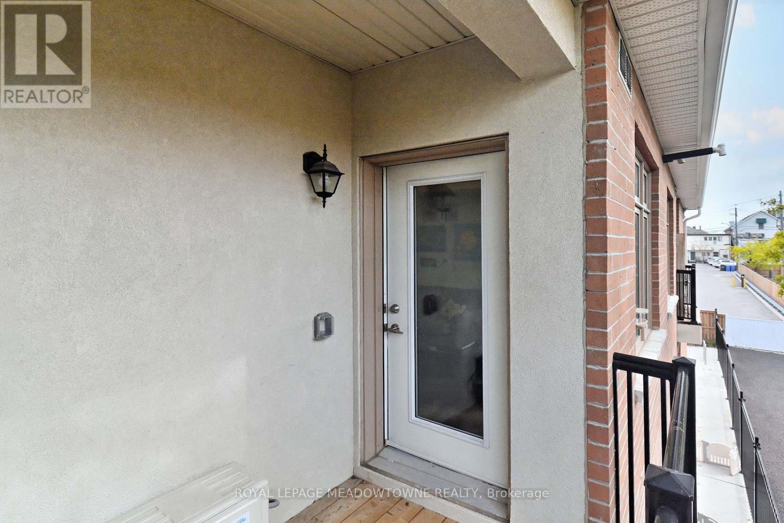 207 - 215 Broadway Street, Mississauga, Ontario  L5M 1J1 - Photo 9 - W12425883