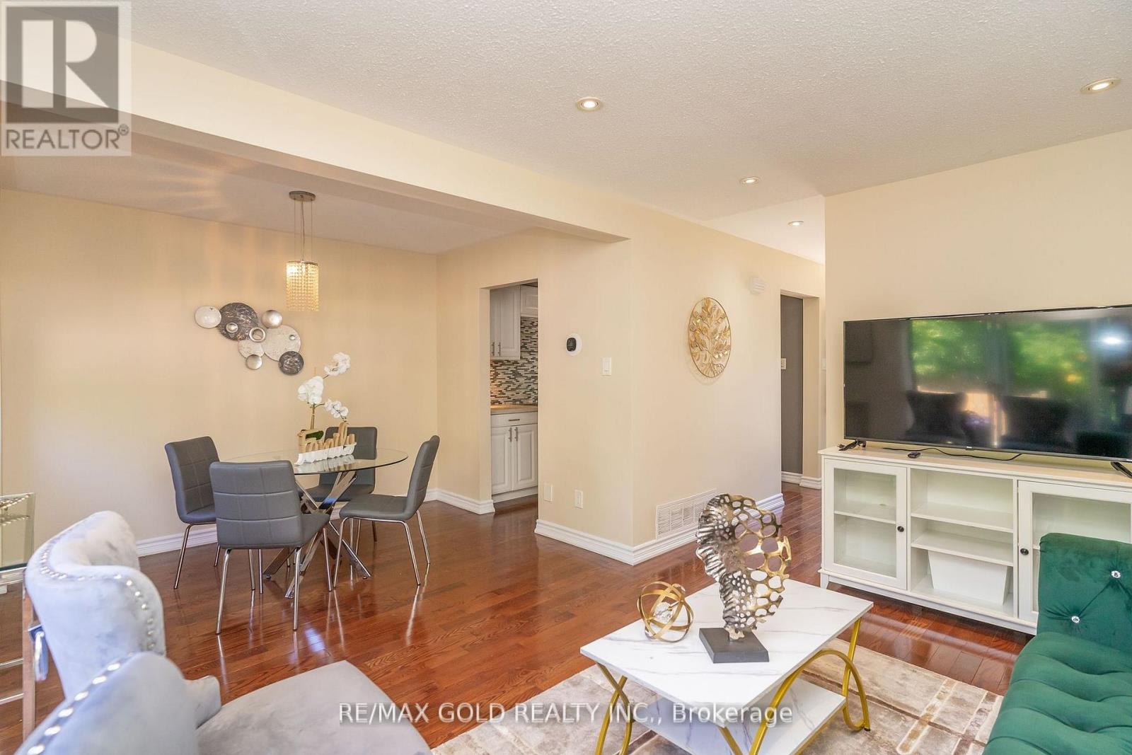 61 - 46 Dearbourne Boulevard, Brampton, Ontario  L6T 1J7 - Photo 8 - W12425914