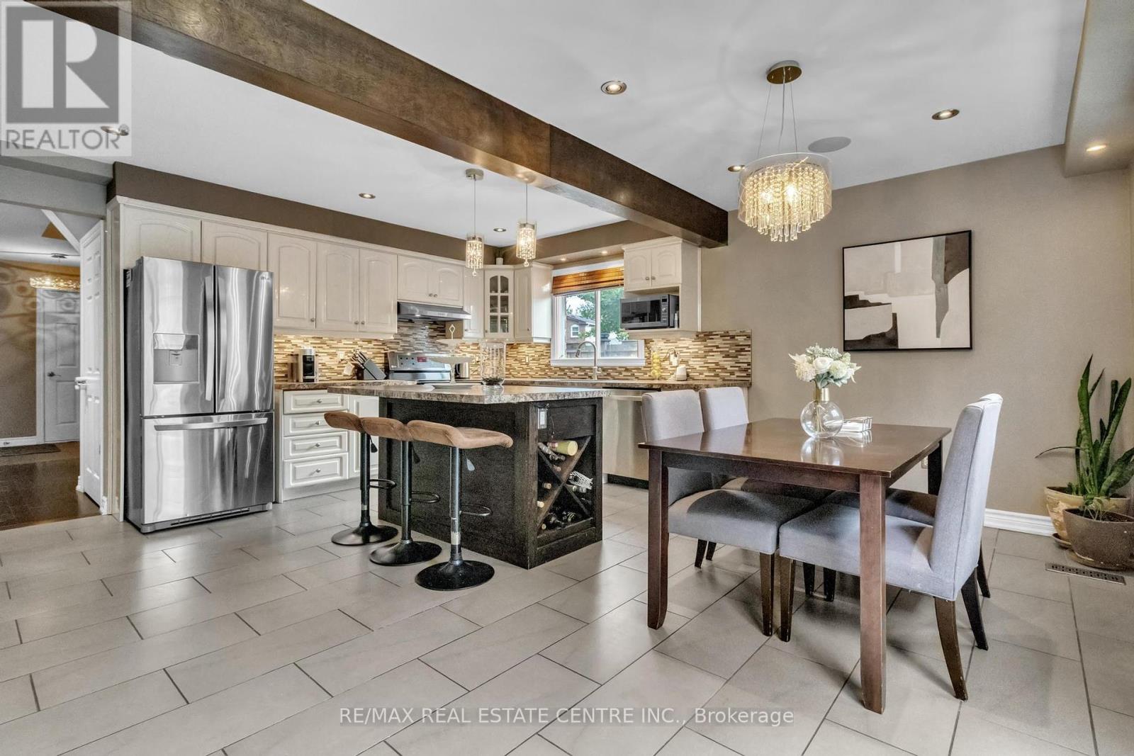 23 Oleander Crescent N, Brampton, Ontario  L6Z 2C1 - Photo 11 - W12425921