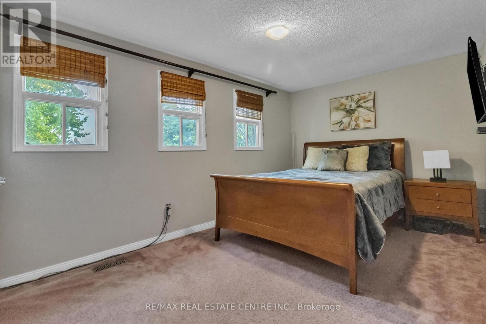 23 Oleander Crescent N, Brampton, Ontario  L6Z 2C1 - Photo 19 - W12425921