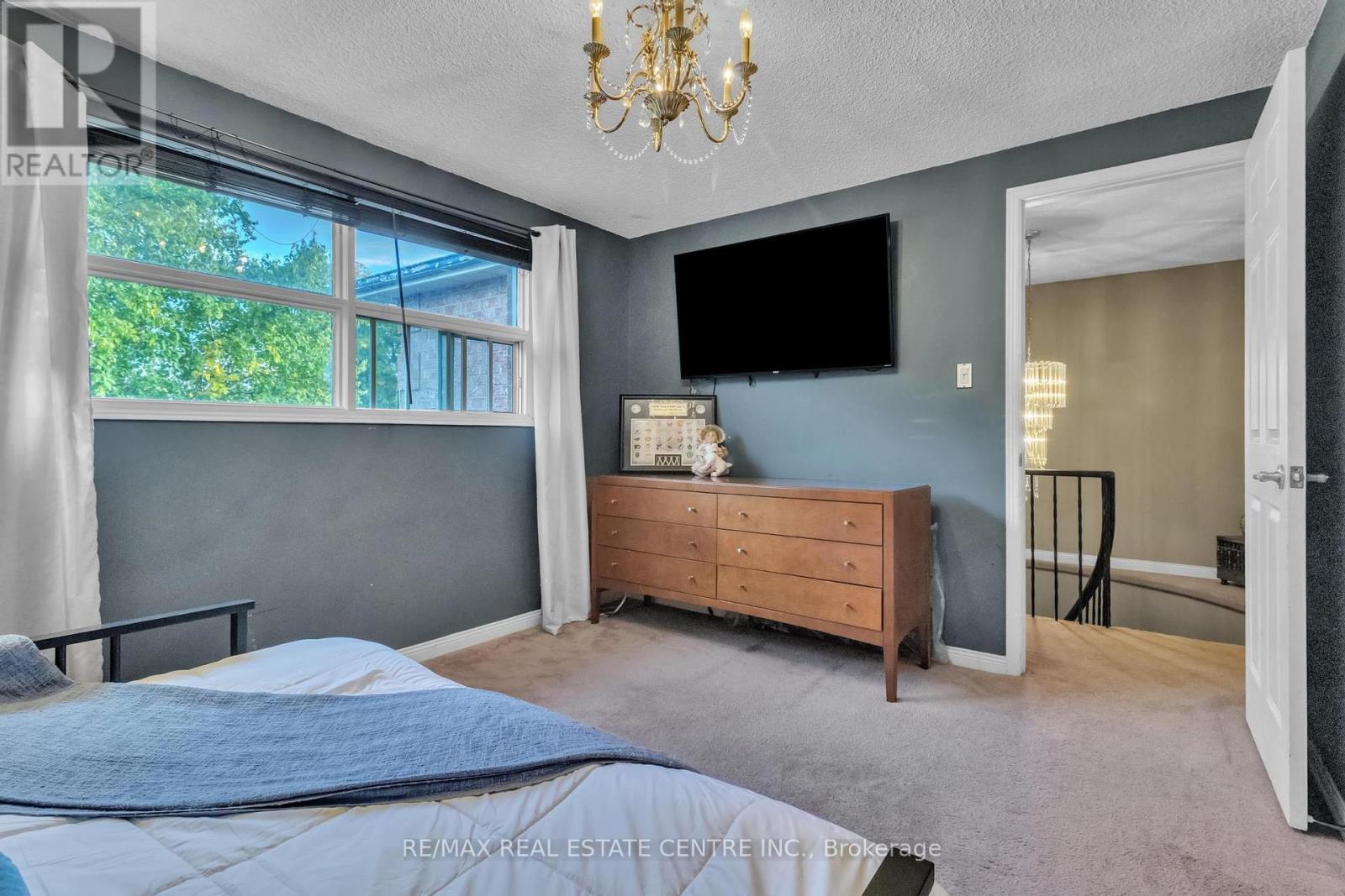 23 Oleander Crescent N, Brampton, Ontario  L6Z 2C1 - Photo 22 - W12425921