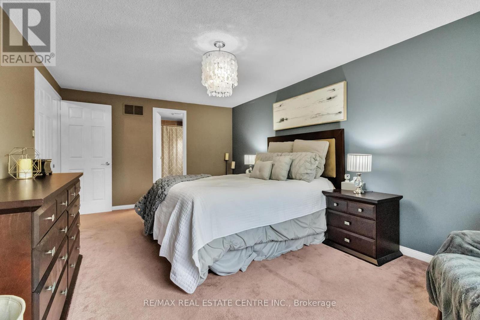 23 Oleander Crescent N, Brampton, Ontario  L6Z 2C1 - Photo 27 - W12425921