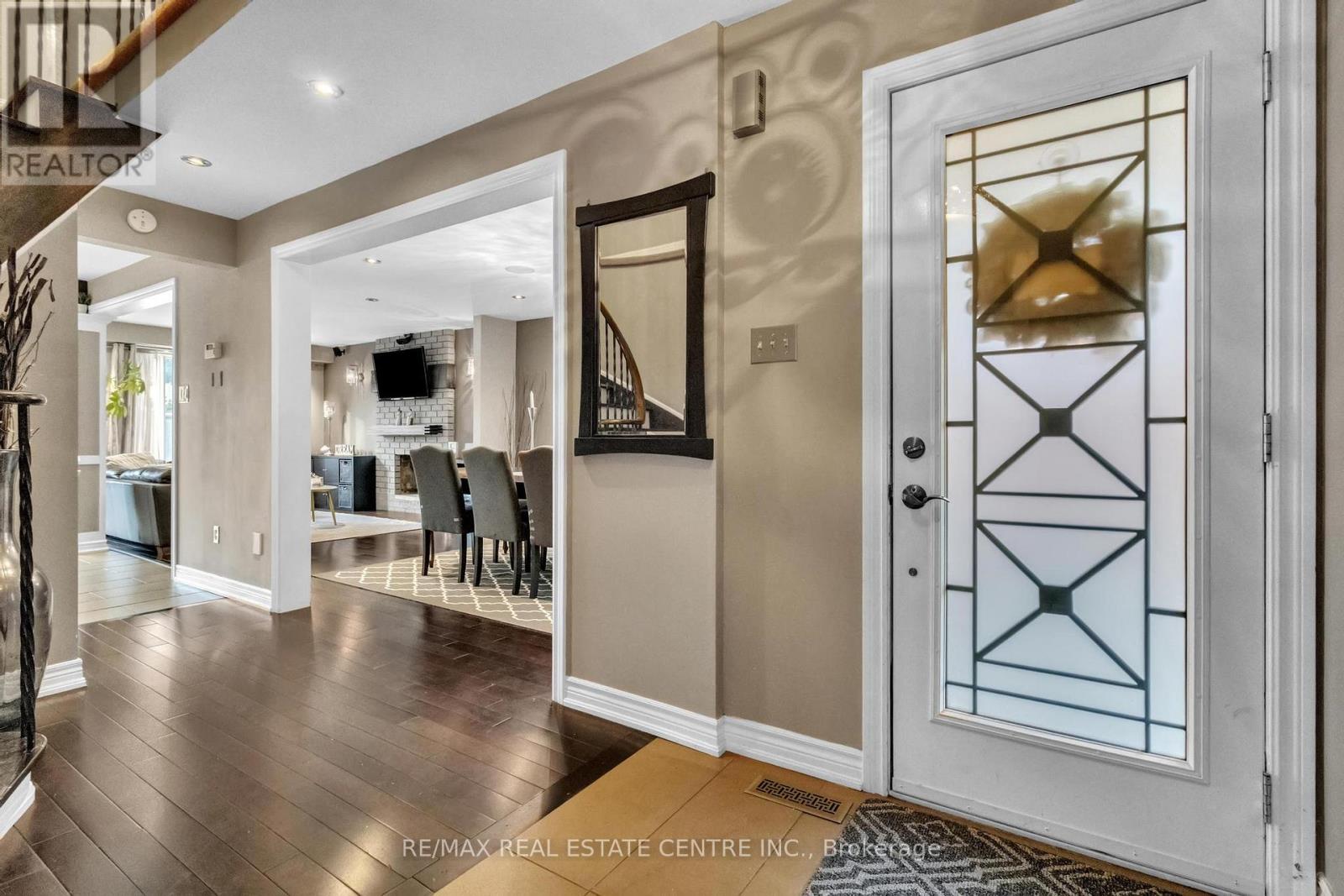 23 Oleander Crescent N, Brampton, Ontario  L6Z 2C1 - Photo 6 - W12425921