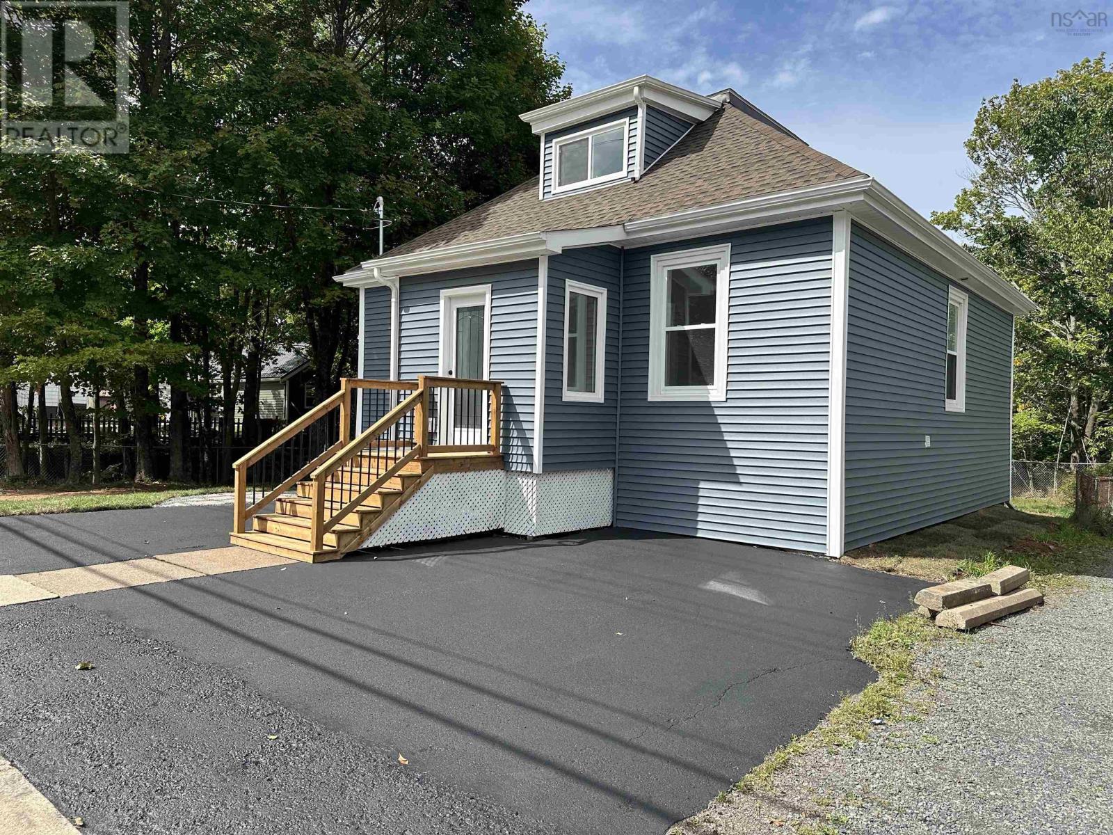 131 Brunswick Street, Truro, Nova Scotia  B2N 2H5 - Photo 3 - 202522717