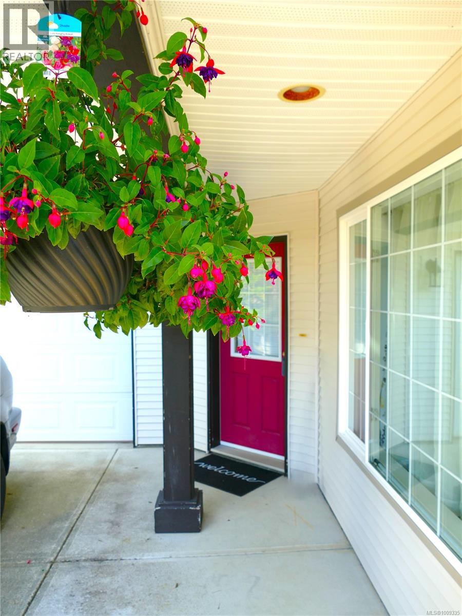 365 Niluht Dr, Campbell River, British Columbia  V9W 8G5 - Photo 2 - 1009335