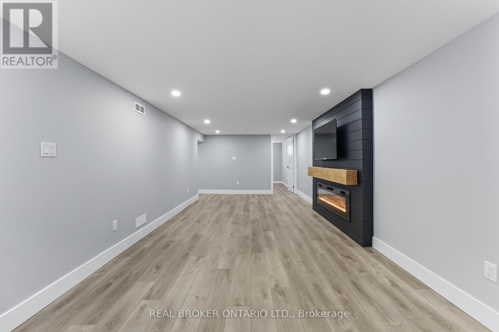 61 Clench Avenue, Brantford, Ontario  N3T 1B7 - Photo 14 - X12425926
