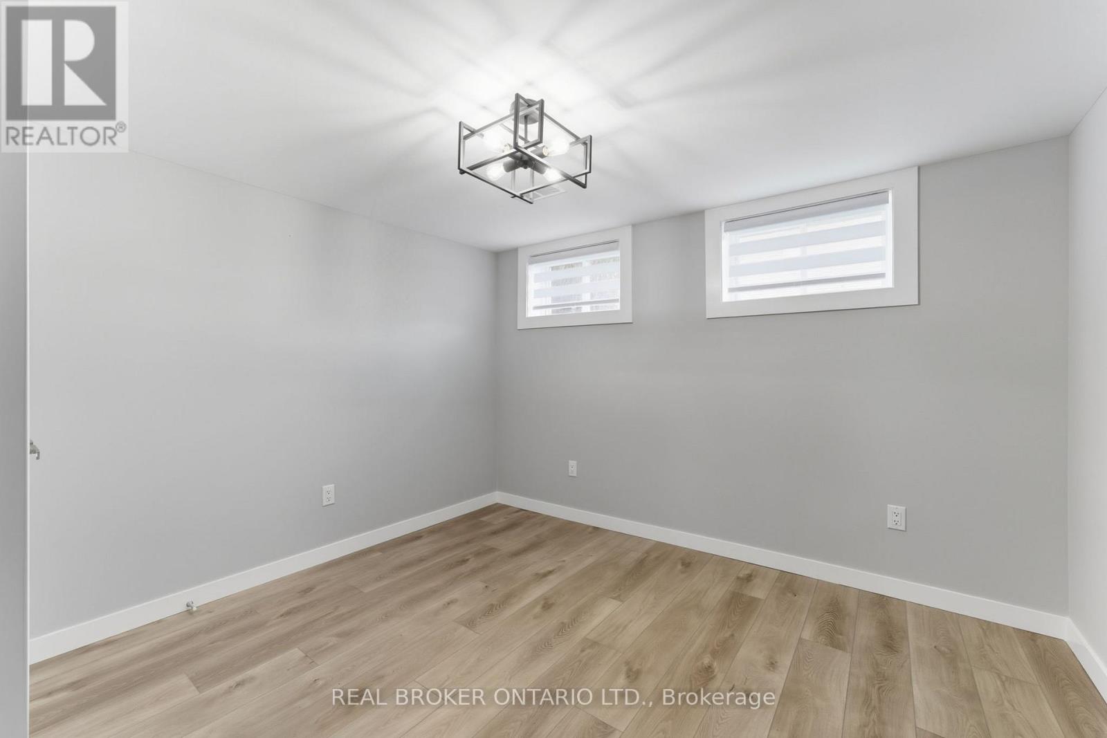 61 Clench Avenue, Brantford, Ontario  N3T 1B7 - Photo 16 - X12425926