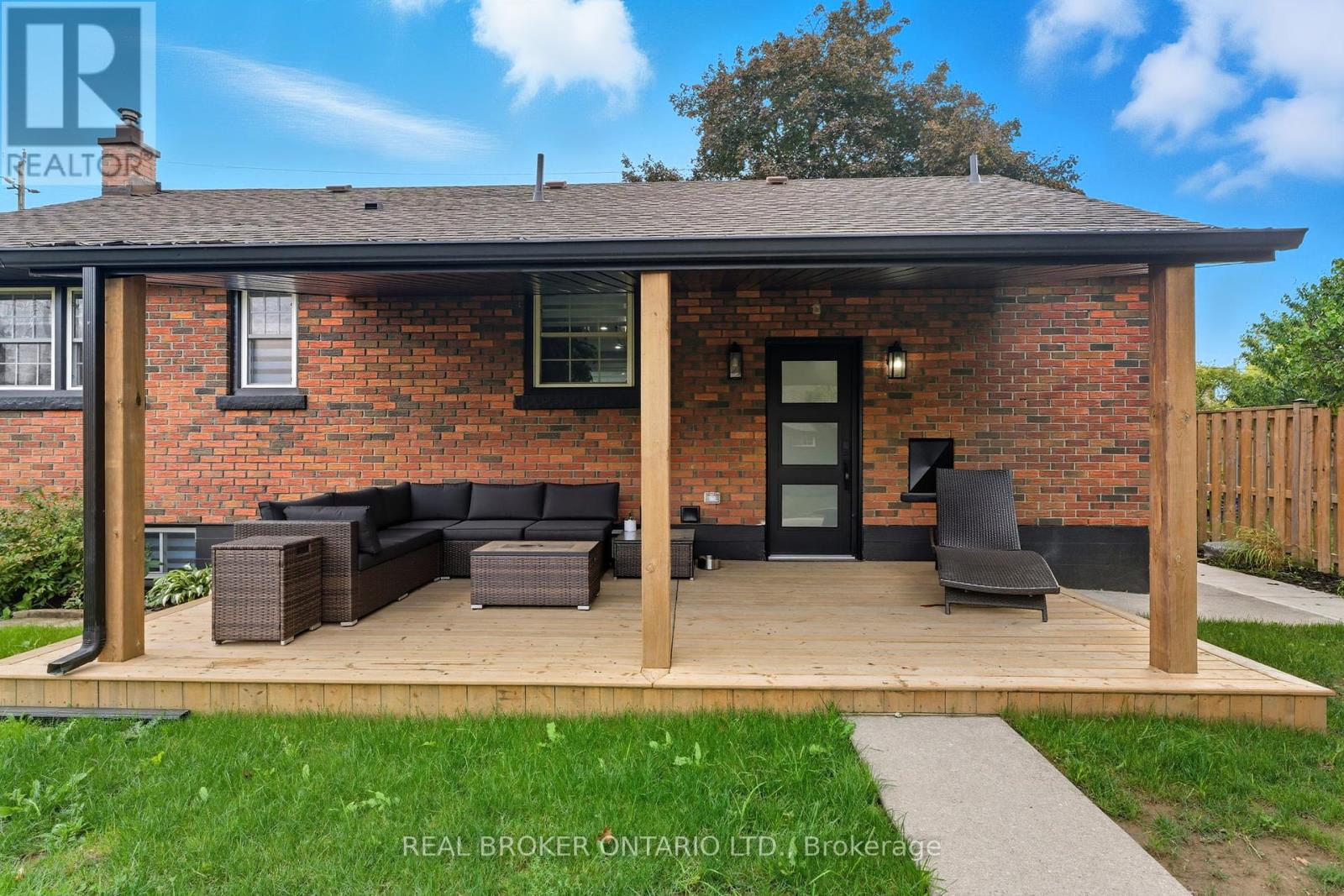 61 Clench Avenue, Brantford, Ontario  N3T 1B7 - Photo 21 - X12425926