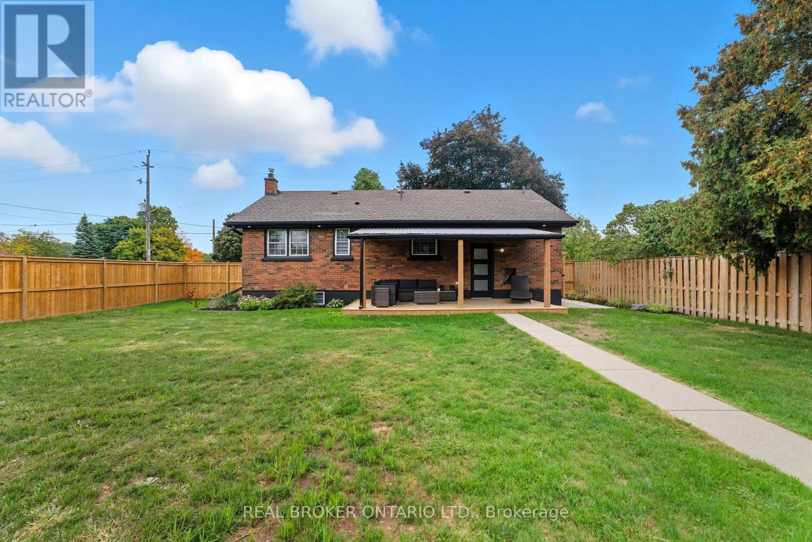 61 Clench Avenue, Brantford, Ontario  N3T 1B7 - Photo 22 - X12425926