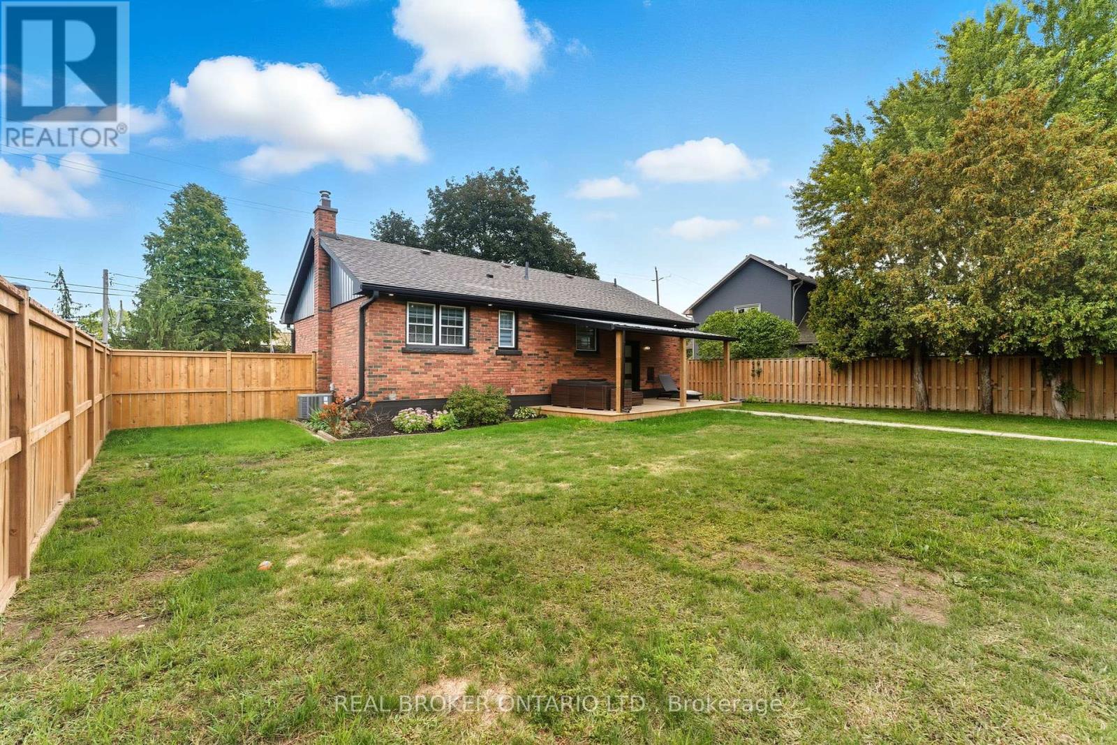 61 Clench Avenue, Brantford, Ontario  N3T 1B7 - Photo 23 - X12425926