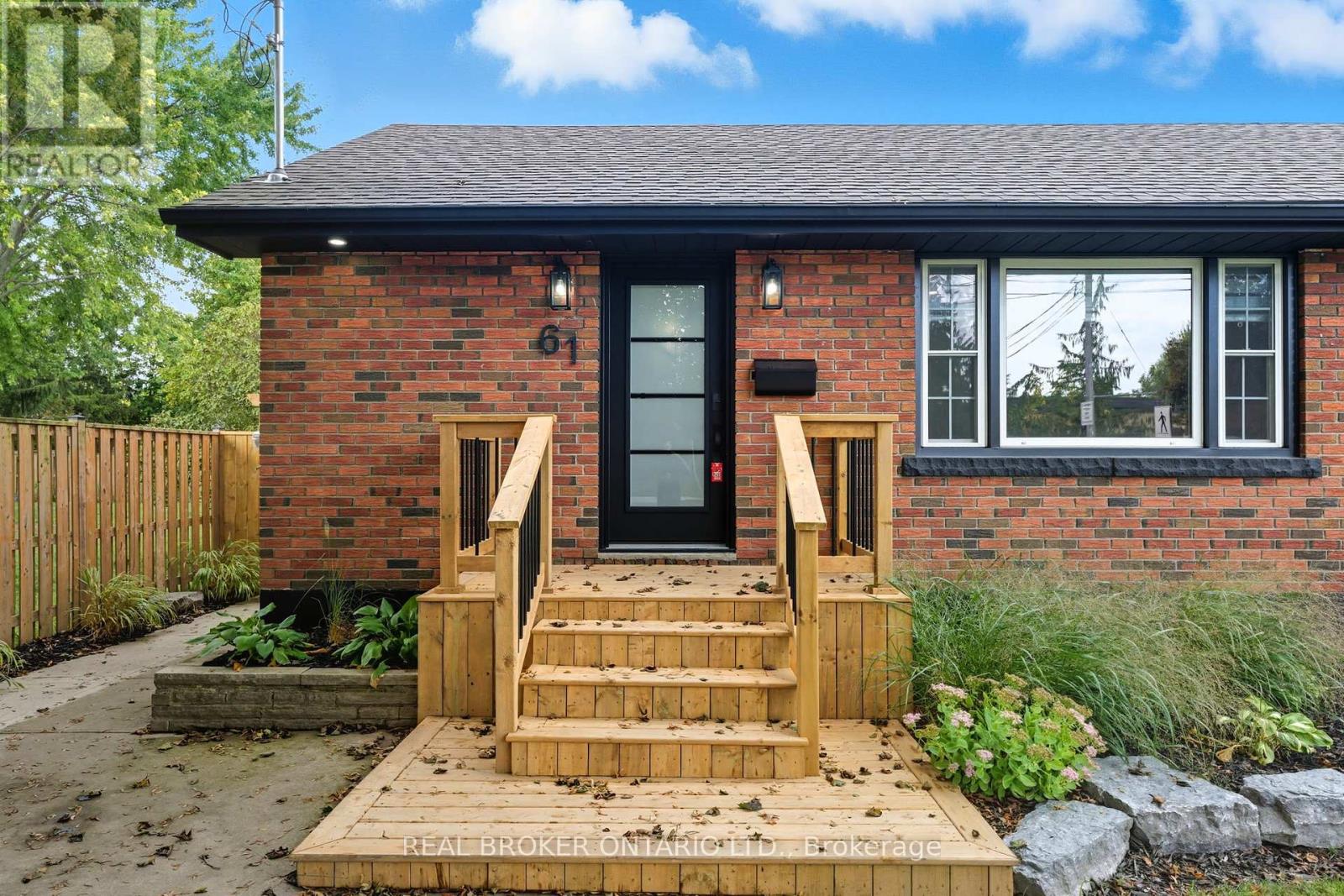 61 Clench Avenue, Brantford, Ontario  N3T 1B7 - Photo 3 - X12425926