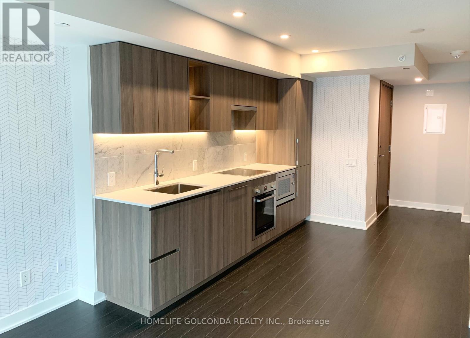 605 - 17 Bathurst Street, Toronto, Ontario  M5V 0N1 - Photo 4 - C12425970