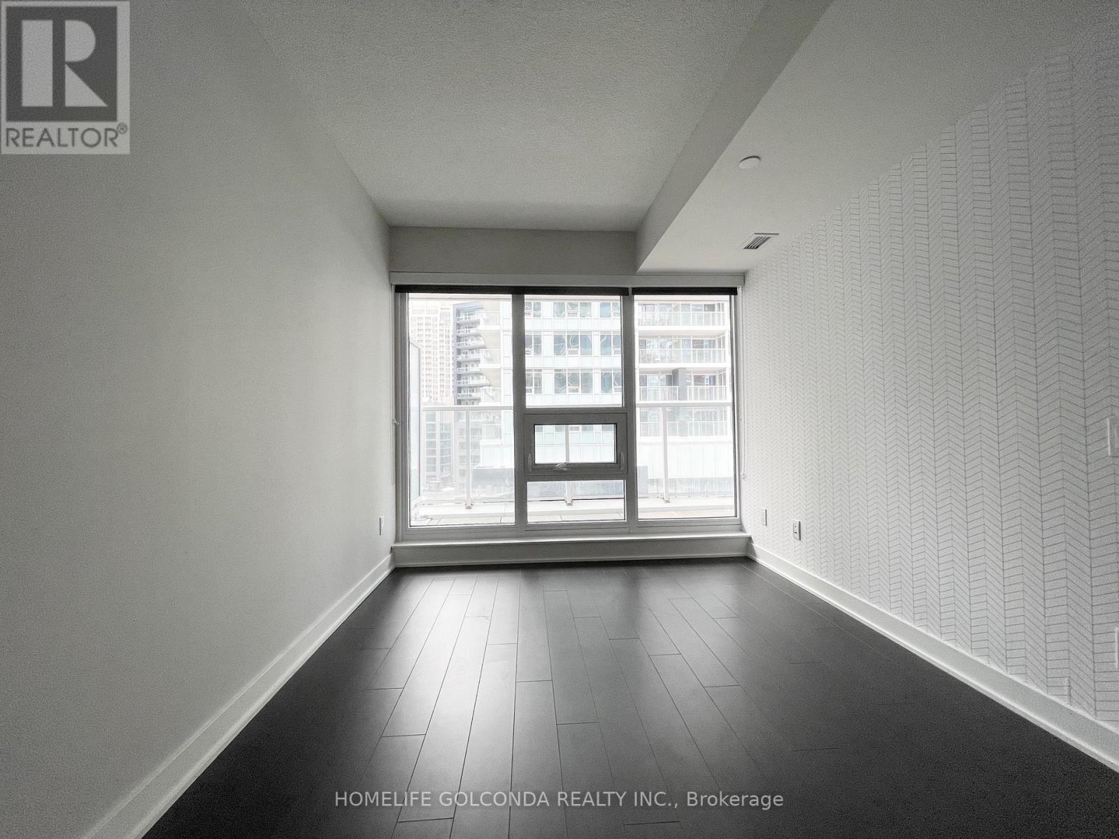 605 - 17 Bathurst Street, Toronto, Ontario  M5V 0N1 - Photo 5 - C12425970