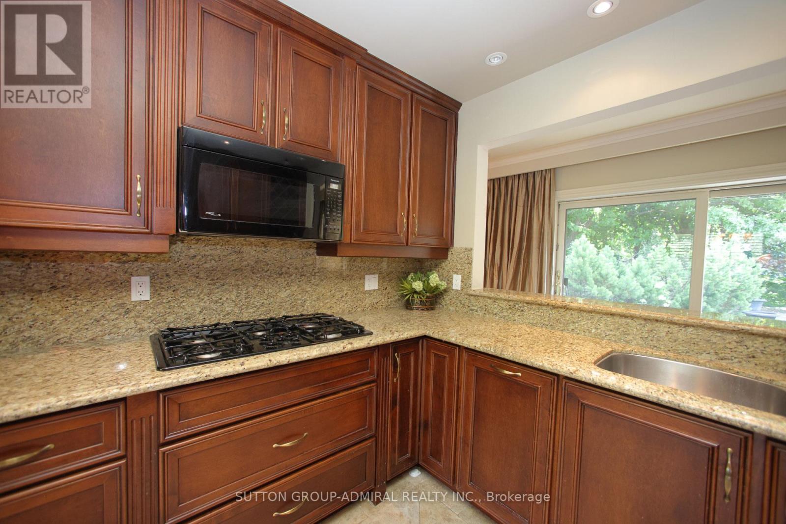 91 Forest Grove Drive, Toronto, Ontario  M2K 1Z4 - Photo 20 - C12426000