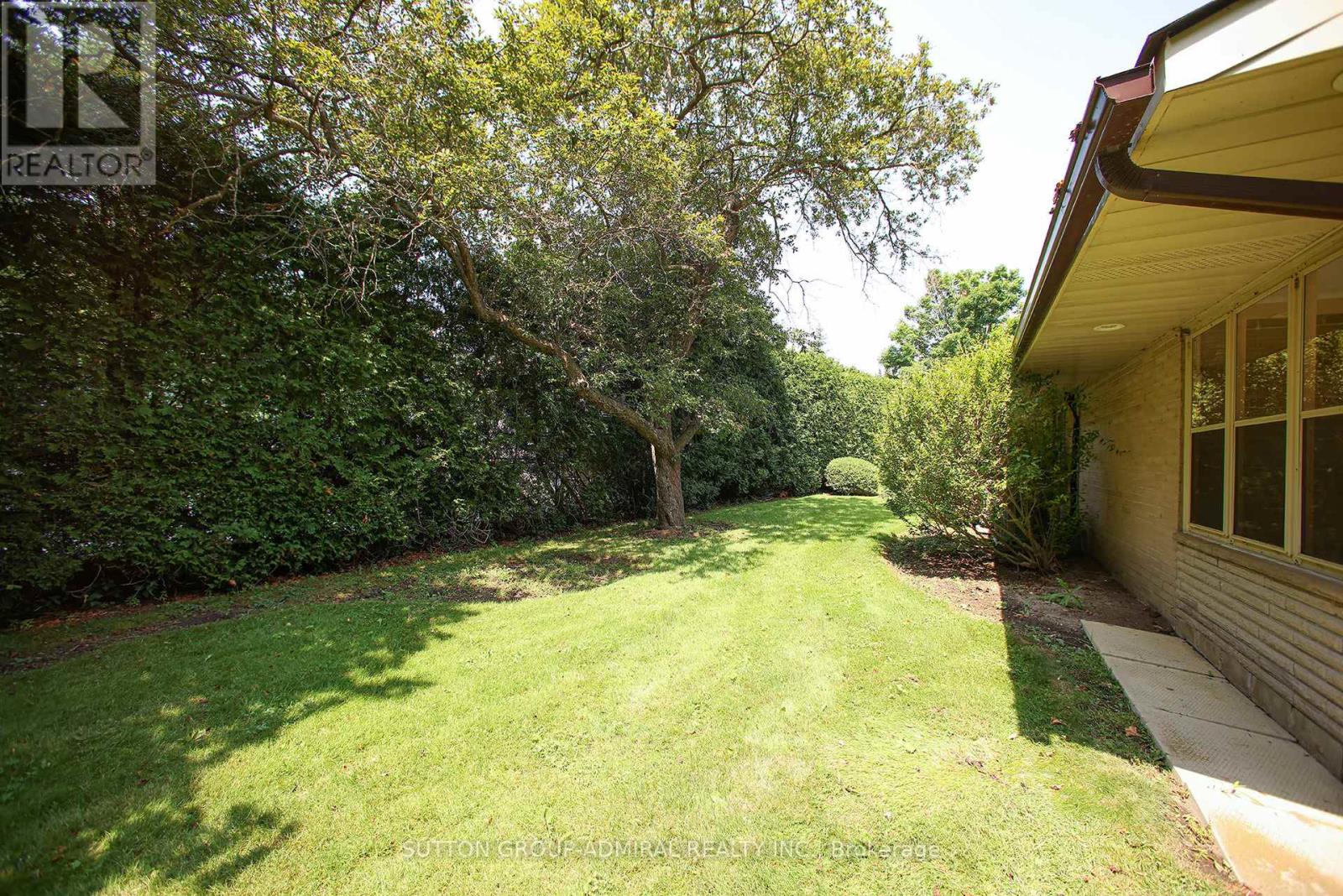 91 Forest Grove Drive, Toronto, Ontario  M2K 1Z4 - Photo 37 - C12426000