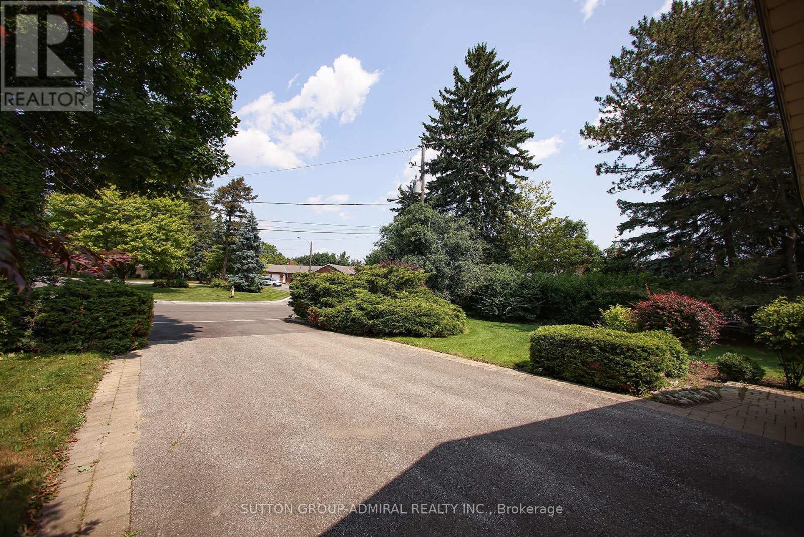 91 Forest Grove Drive, Toronto, Ontario  M2K 1Z4 - Photo 39 - C12426000