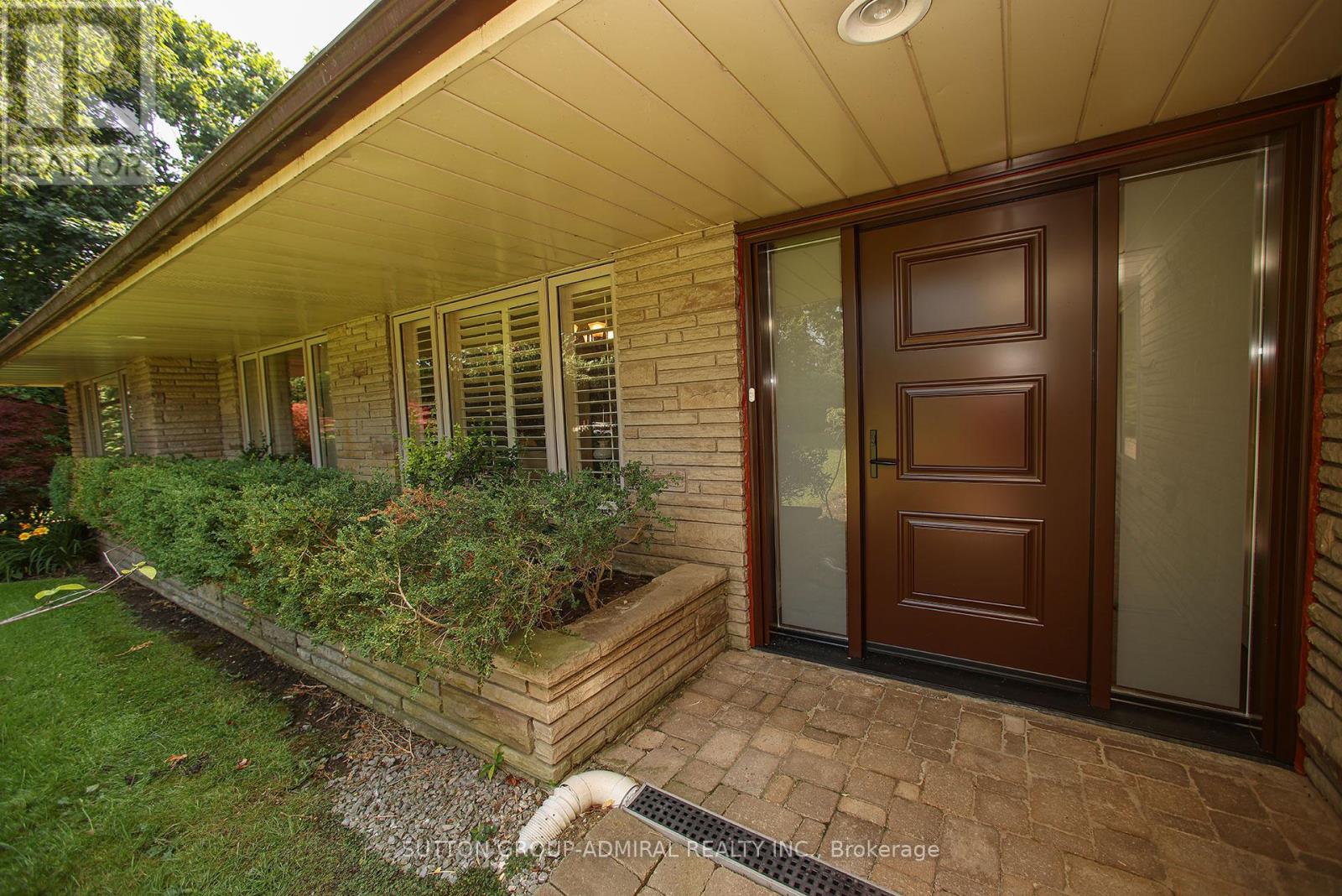 91 Forest Grove Drive, Toronto, Ontario  M2K 1Z4 - Photo 4 - C12426000