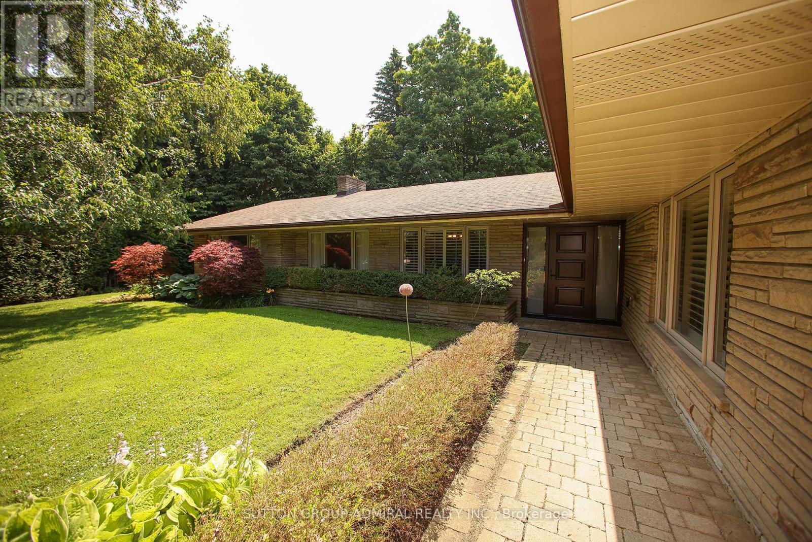 91 Forest Grove Drive, Toronto, Ontario  M2K 1Z4 - Photo 5 - C12426000