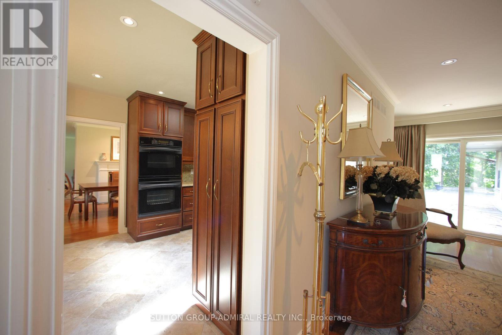 91 Forest Grove Drive, Toronto, Ontario  M2K 1Z4 - Photo 7 - C12426000
