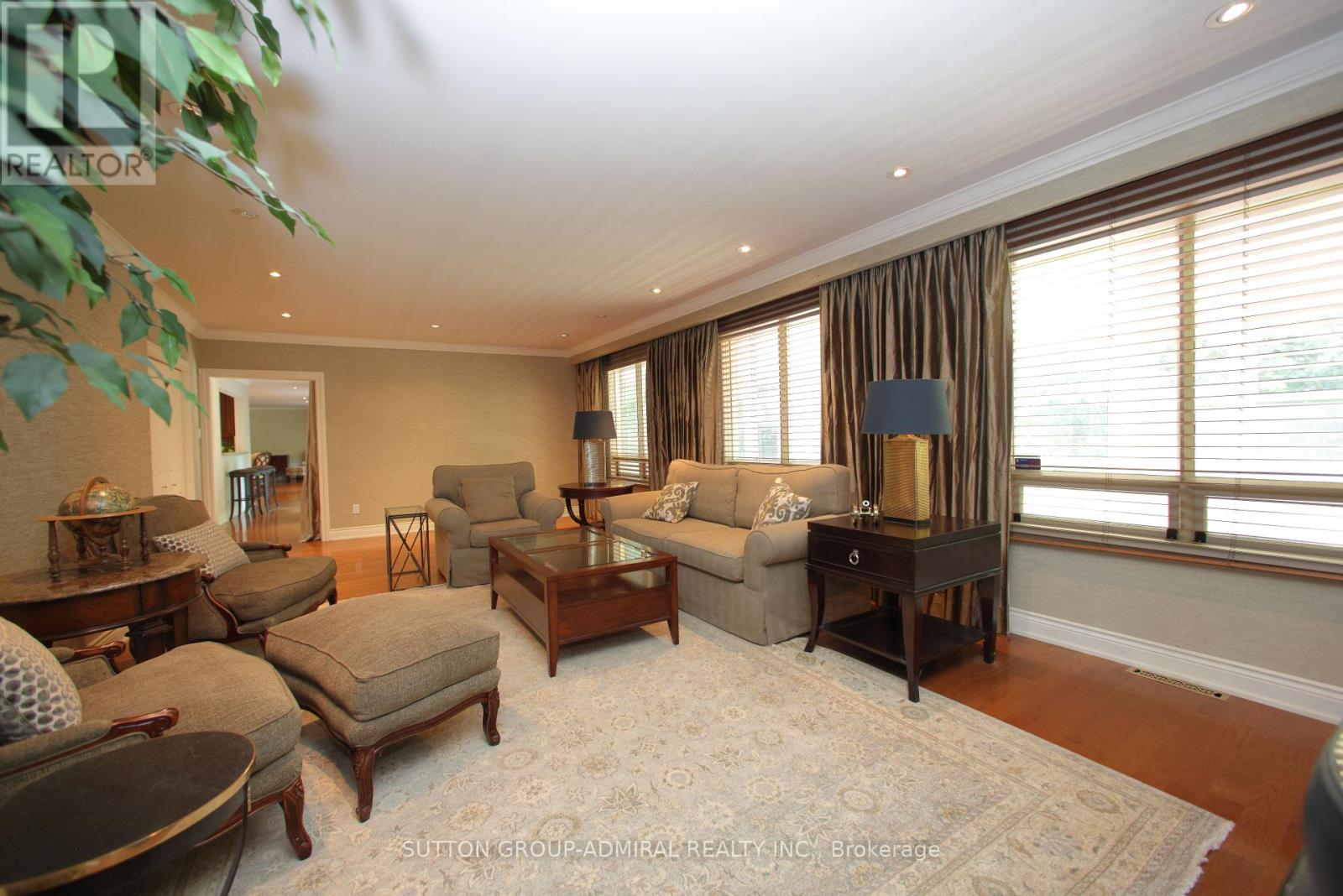 91 Forest Grove Drive, Toronto, Ontario  M2K 1Z4 - Photo 9 - C12426000
