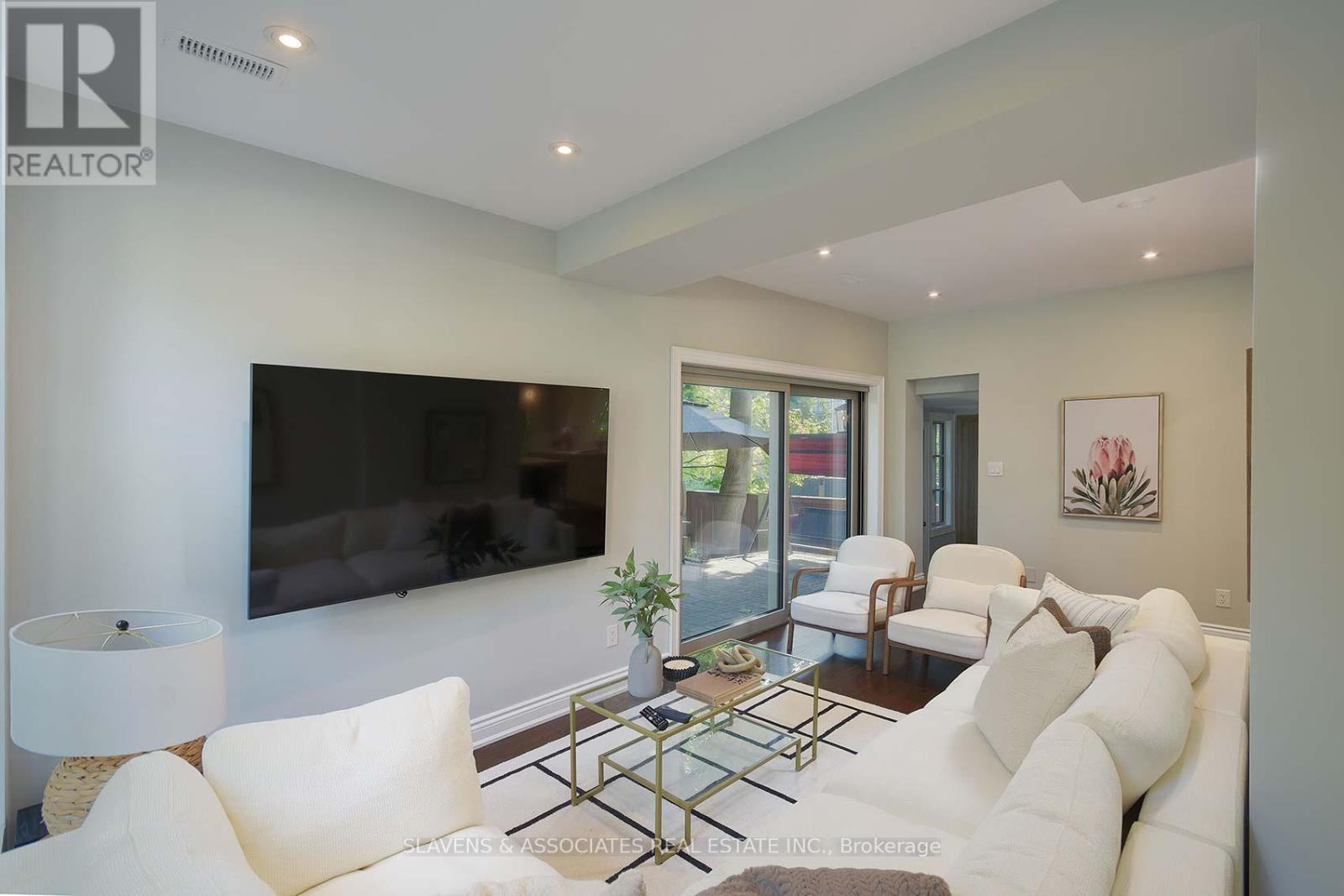 21 Wembley Road, Toronto, Ontario  M6C 2E8 - Photo 10 - C12426090