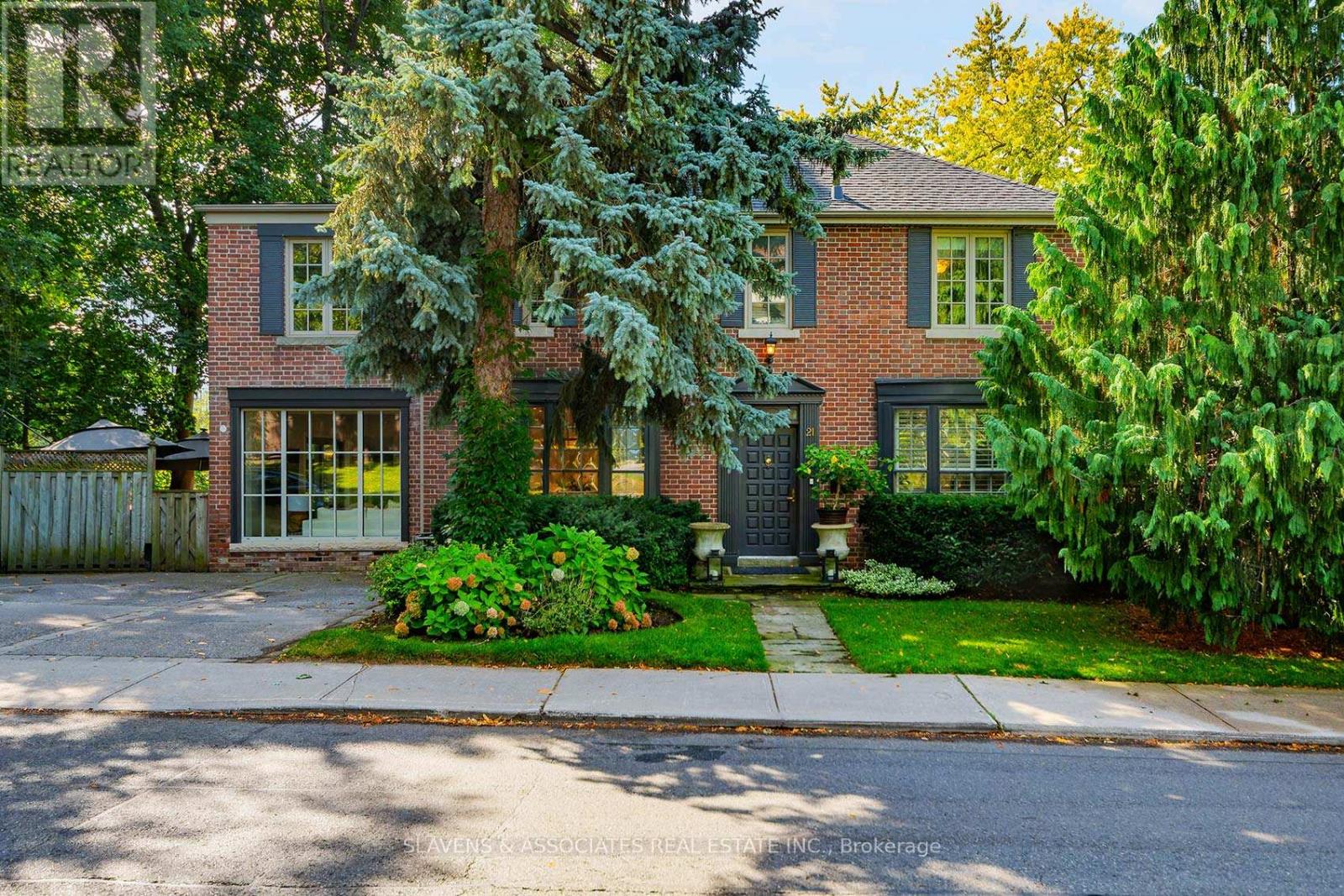 21 Wembley Road, Toronto, Ontario  M6C 2E8 - Photo 2 - C12426090