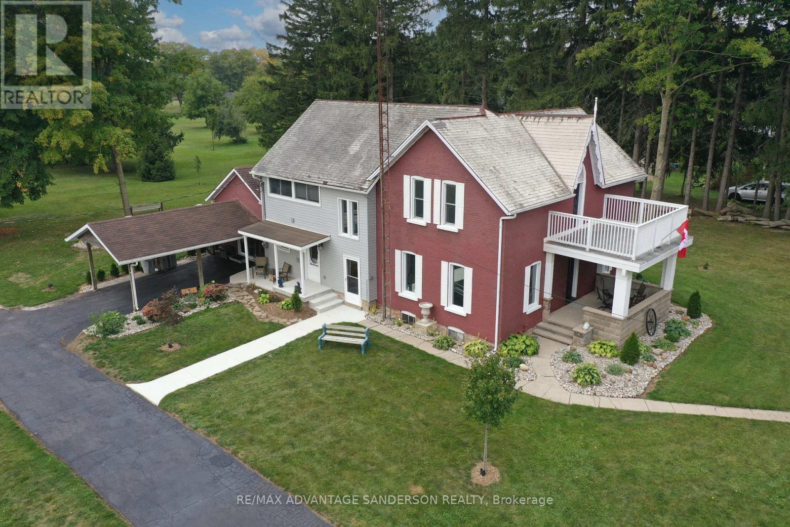 8523 Townsend Line, Lambton Shores, Ontario  N0M 1B0 - Photo 1 - X12426132