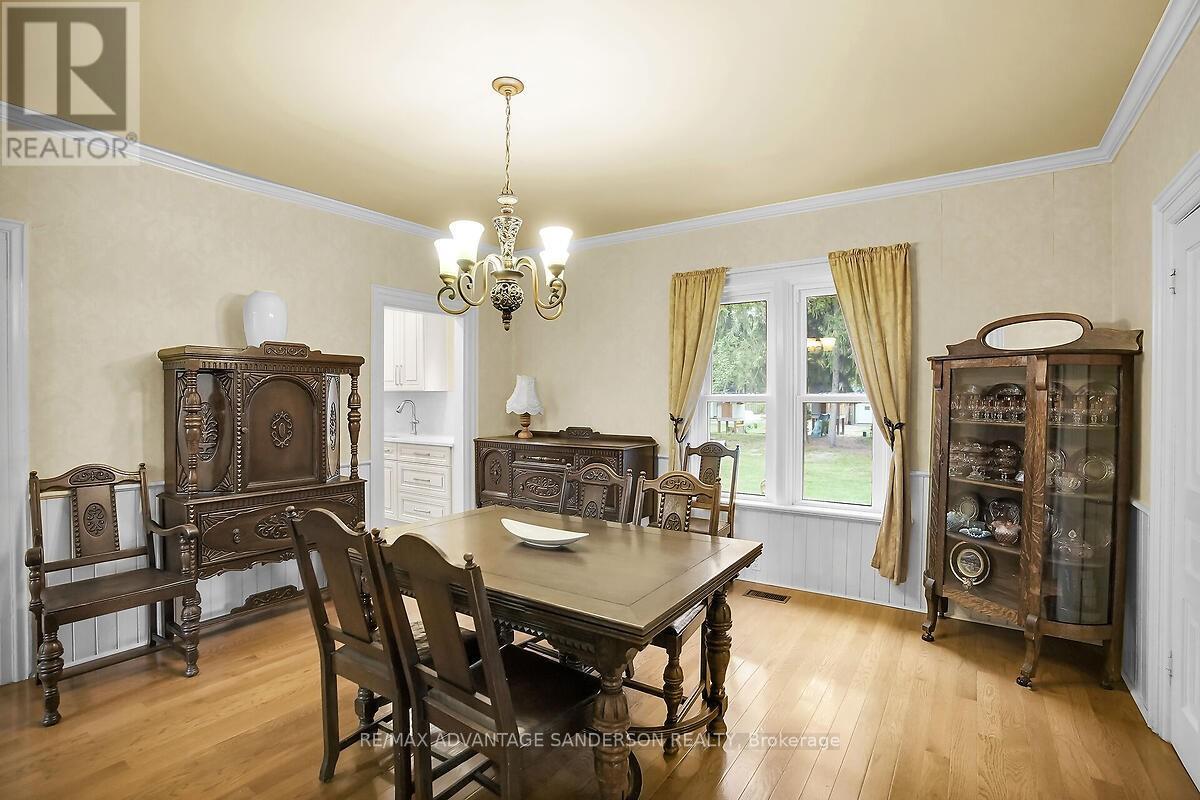 8523 Townsend Line, Lambton Shores, Ontario  N0M 1B0 - Photo 21 - X12426132