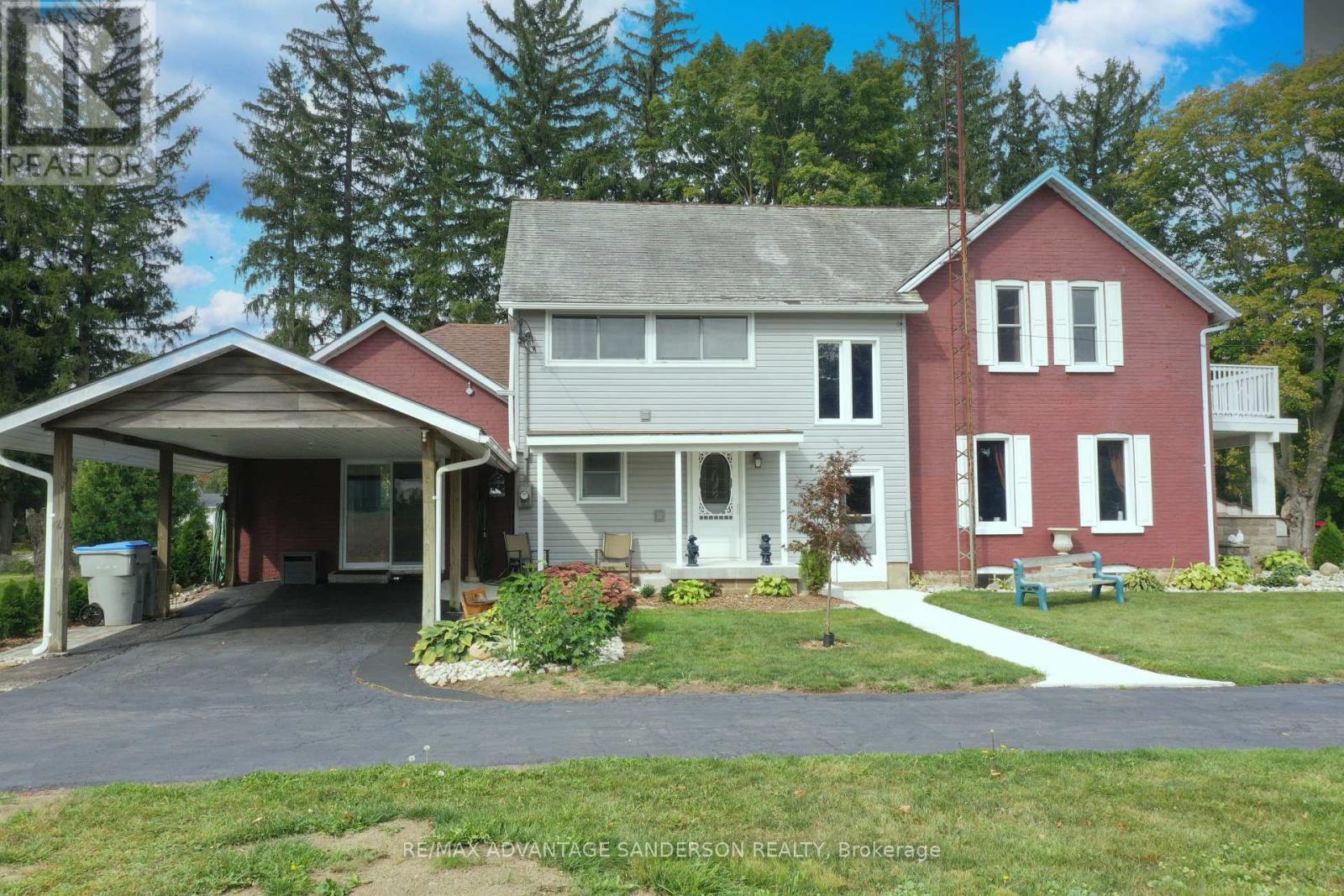 8523 Townsend Line, Lambton Shores, Ontario  N0M 1B0 - Photo 3 - X12426132