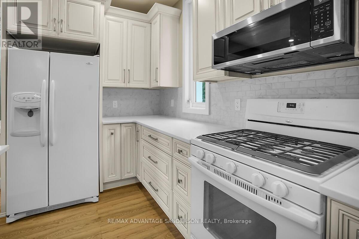 8523 Townsend Line, Lambton Shores, Ontario  N0M 1B0 - Photo 33 - X12426132