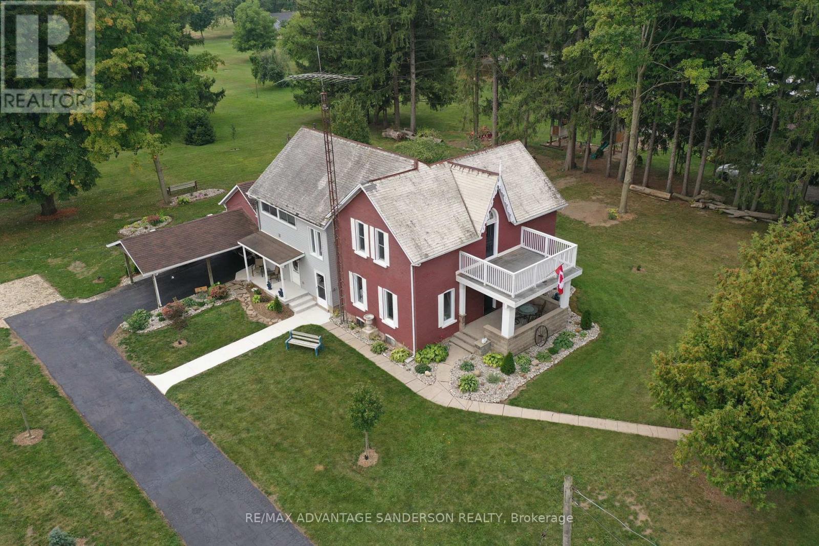 8523 Townsend Line, Lambton Shores, Ontario  N0M 1B0 - Photo 4 - X12426132