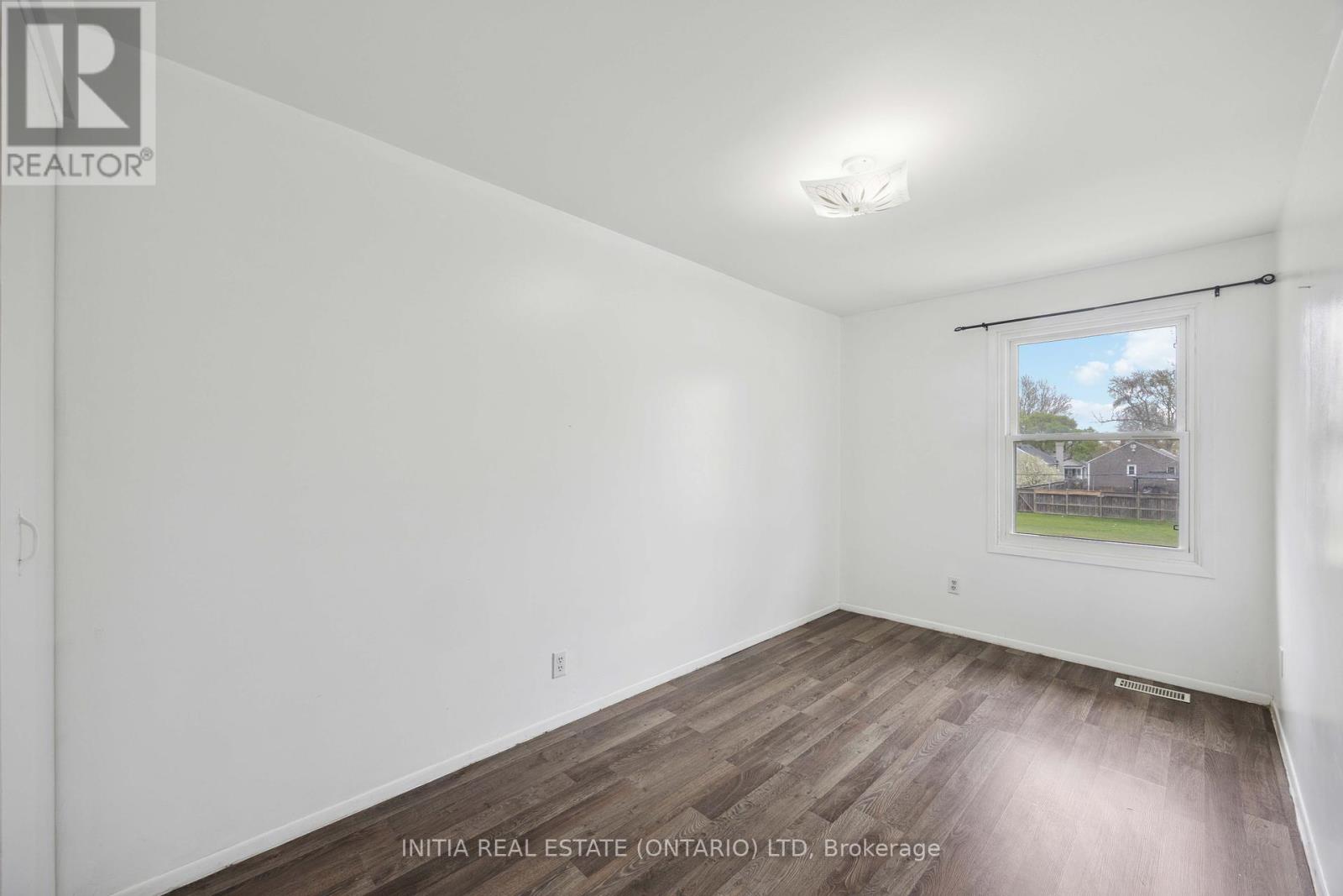 27 - 825 Exmouth Street, Sarnia, Ontario  N7T 5R1 - Photo 19 - X12426164