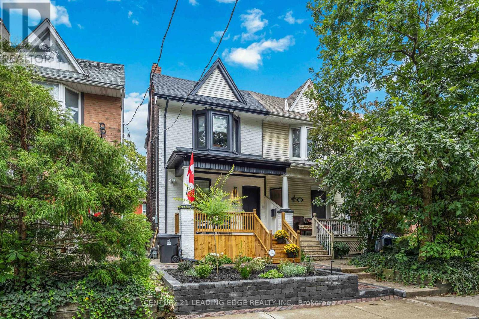 37 Bertmount Avenue, Toronto, Ontario  M4M 2X8 - Photo 2 - E12426015
