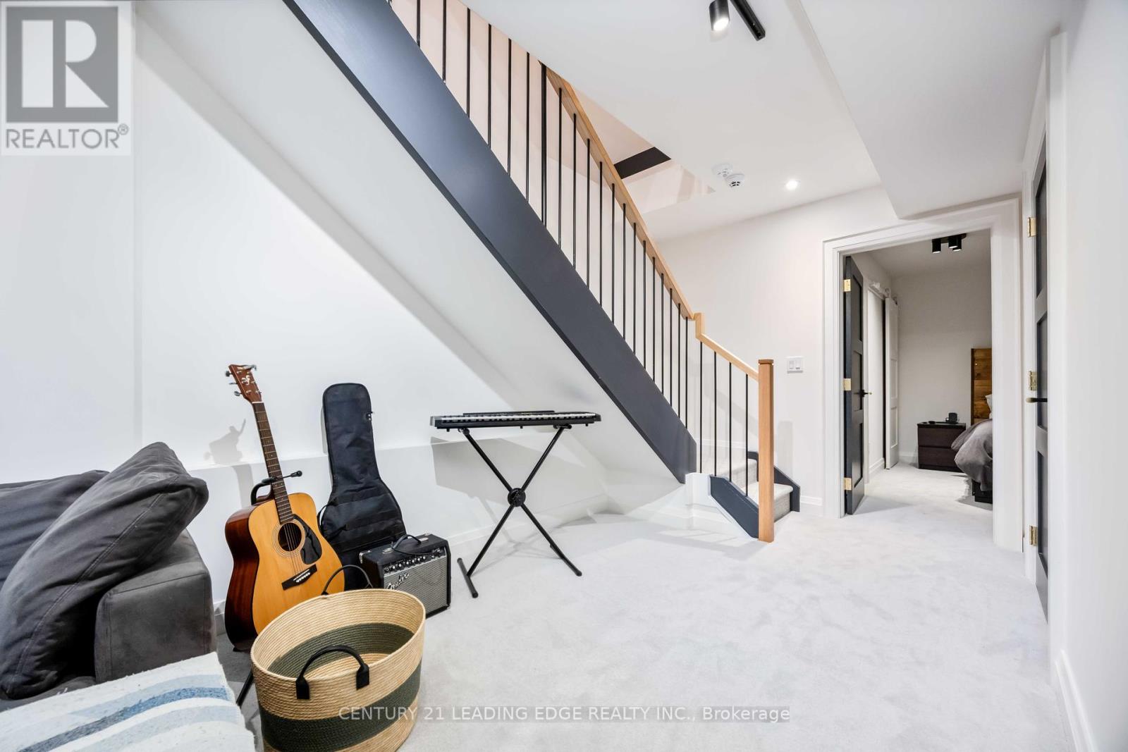 37 Bertmount Avenue, Toronto, Ontario  M4M 2X8 - Photo 44 - E12426015