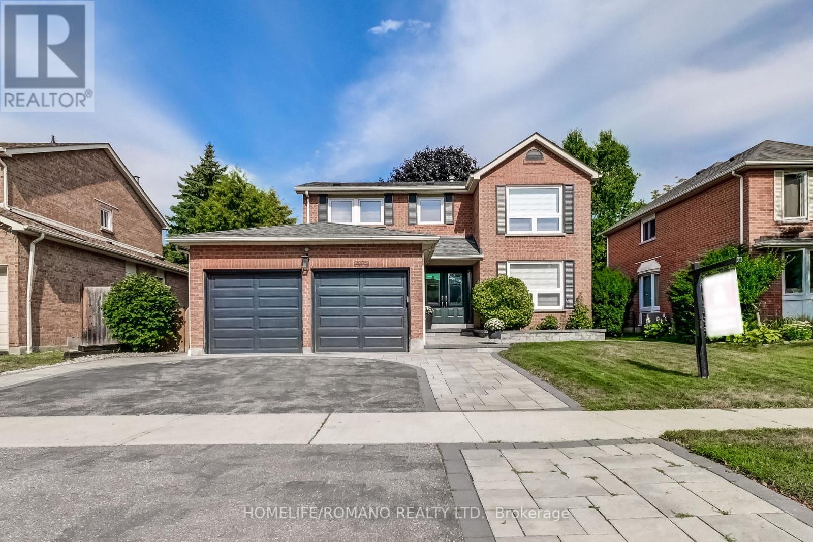 10 Glen Hill Drive, Whitby, Ontario  L1N 6Z9 - Photo 3 - E12426125