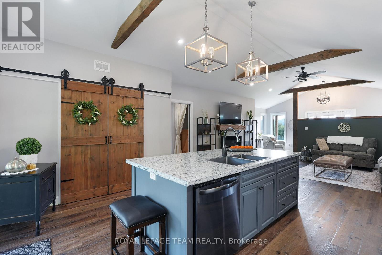 10527 Kirker Road, South Dundas, Ontario  K0E 1C0 - Photo 14 - X12426133