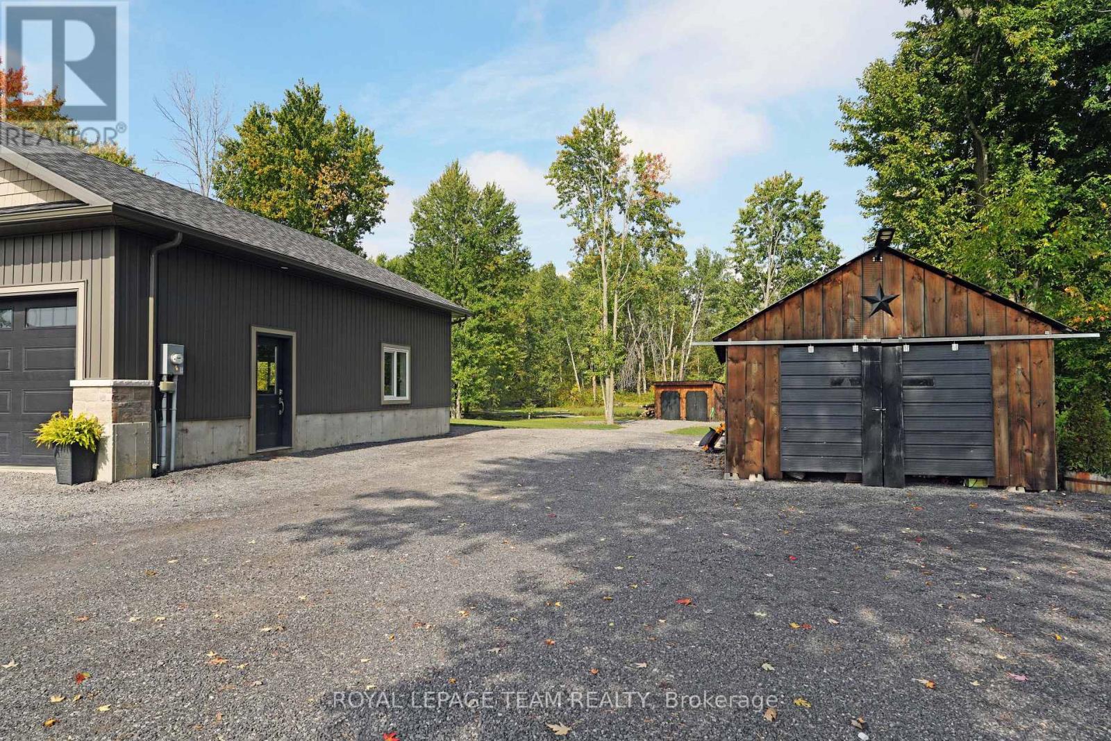 10527 Kirker Road, South Dundas, Ontario  K0E 1C0 - Photo 36 - X12426133
