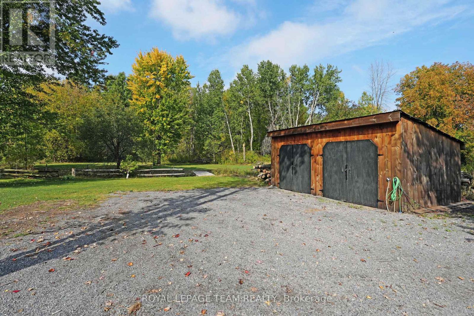 10527 Kirker Road, South Dundas, Ontario  K0E 1C0 - Photo 37 - X12426133