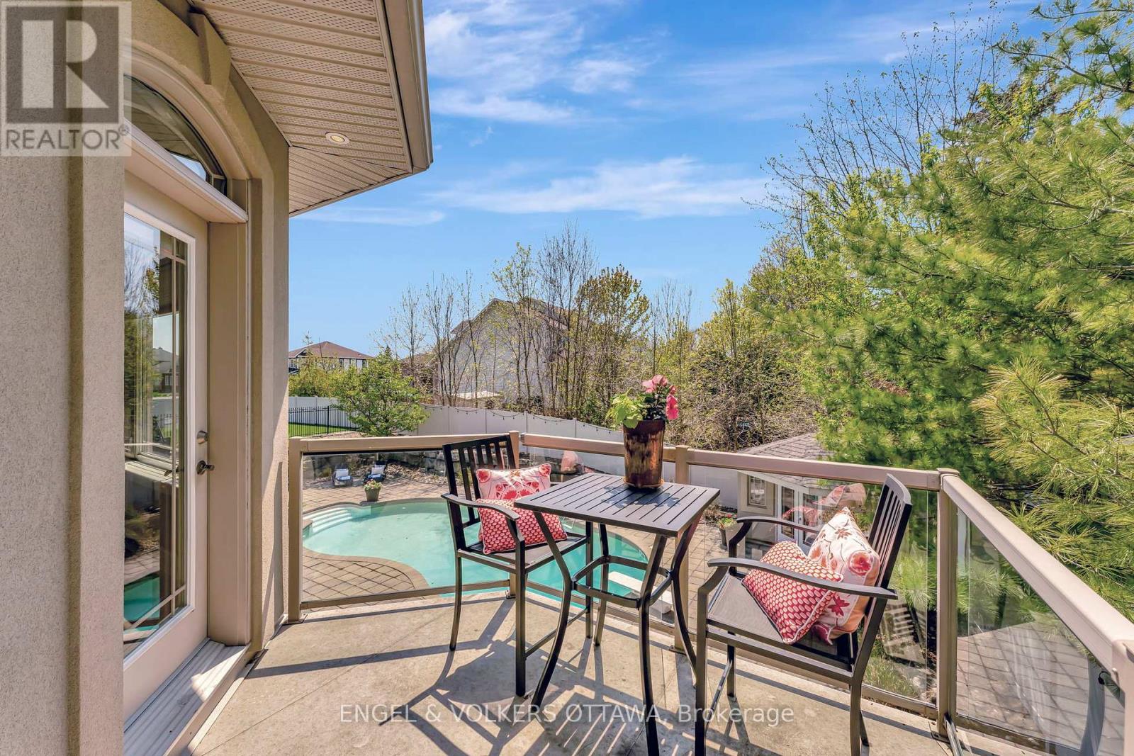 2 Beechgrove Gardens, Ottawa, Ontario  K2S 1R1 - Photo 12 - X12426173