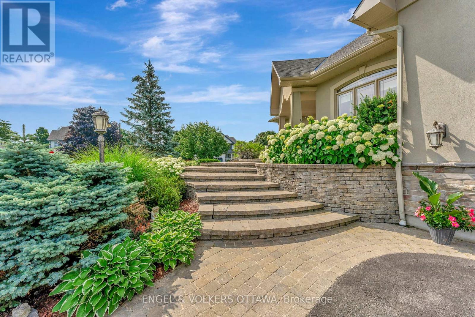 2 Beechgrove Gardens, Ottawa, Ontario  K2S 1R1 - Photo 2 - X12426173